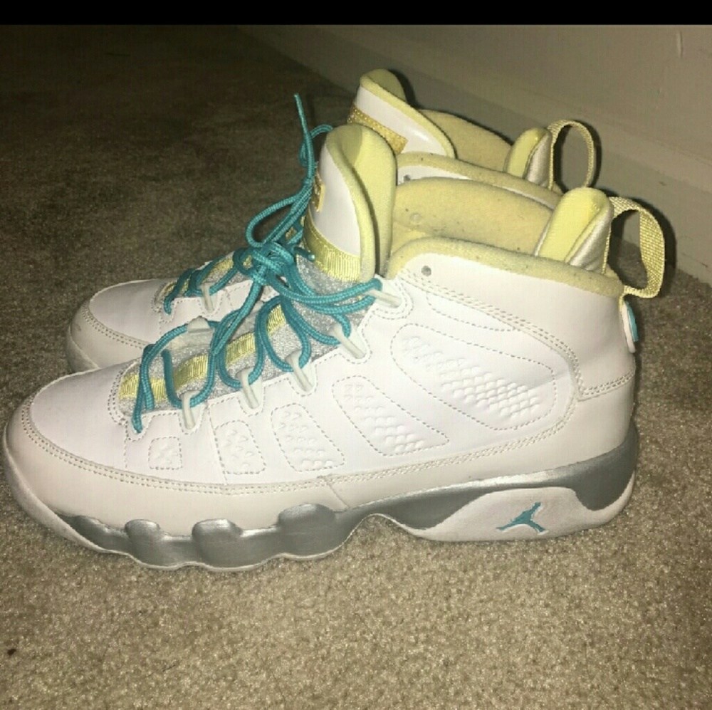Jordan 9 - Picture 2 of 5